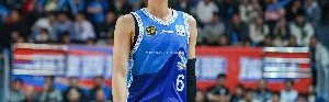 稍微有点铁！邹阳出场41分钟13中4&amp;三分6中1拿到15分 正负值-11