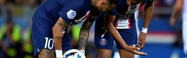 乐鱼体育官网-又一轮“点球大战”？球迷怼姆巴佩 内马尔点赞